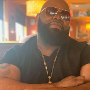 Meet your Posher, Leroy